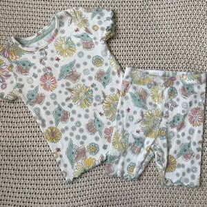 MUST BUNDLE - Adorable Baby Yoda/Groku Outfit 4T